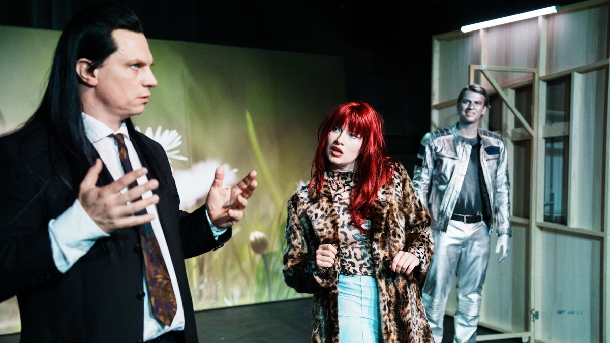 Oliver Chomik (links) als Diskont-Totengräber 