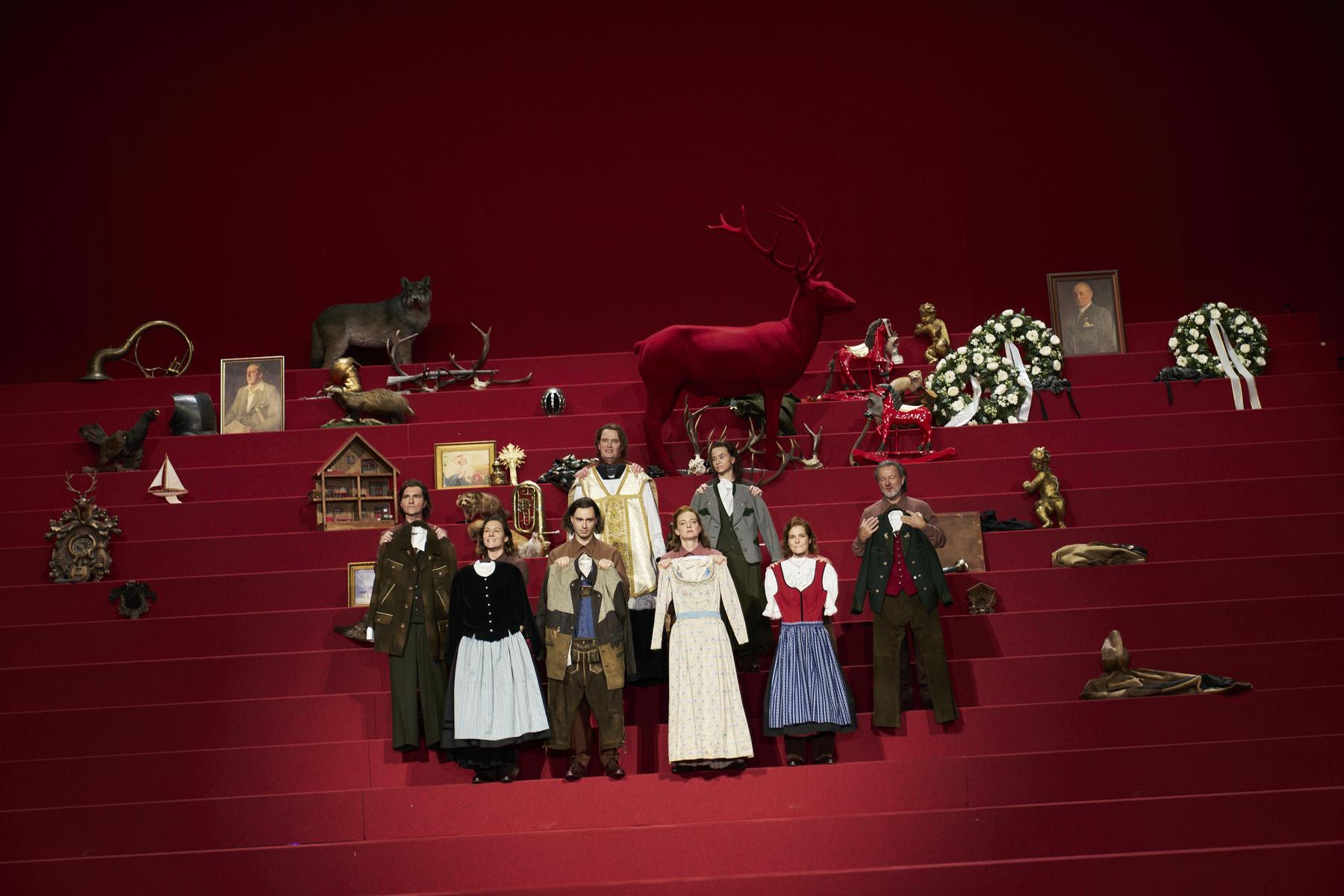 Burgtheater navdušuje z uprizoritvijo Bernhardtove »Izbris«