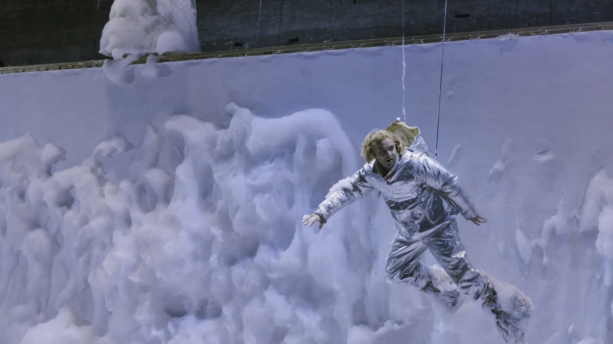 „hildensaga“: Julia Windischbauer und Nils Strunk