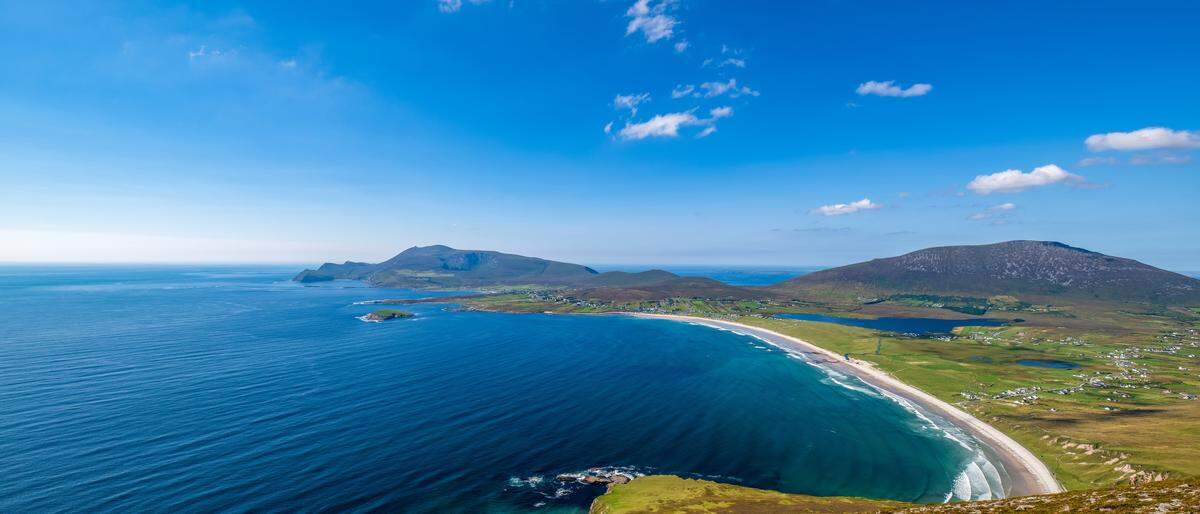 Keel Bay, besehen von den  Klippen von Minaun auf Achill Island