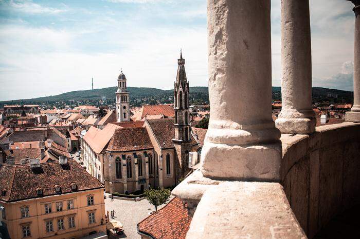 Die Geißkirche und Hauptplatz in Sopron