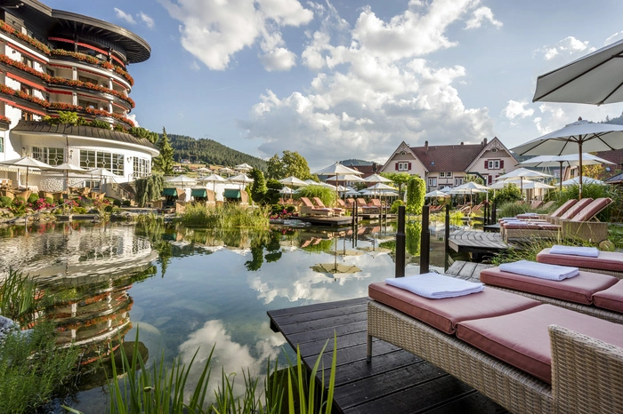 Im Schwarzwald liegt das Wellnesshotel Bareiss (5 Sterne superior), das mit 19 Punkten und vier Lilien ausgezeichnet wurde. 