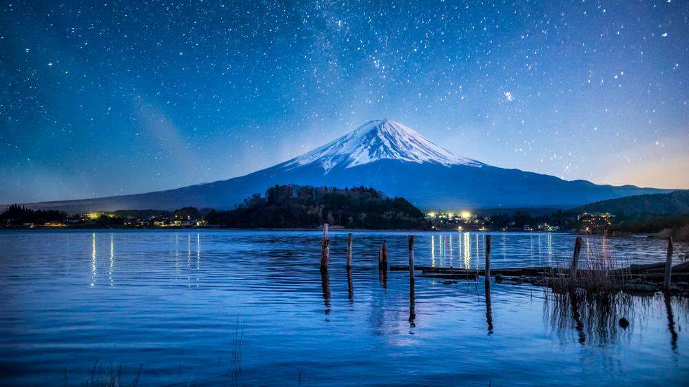 Der Fuji, vom Kawaguchi-See aus betrachtet