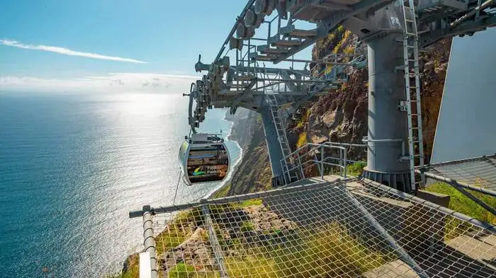 Mit der Seilbahn zum Weingut Fajã dos Padres