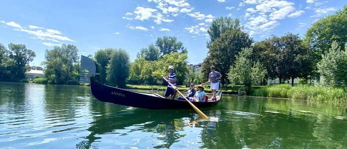 Golden mit der „Annina“ auf der Alten Donau
