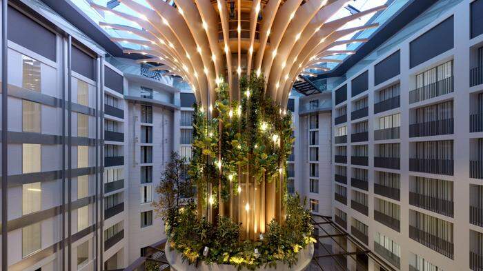 Der „Living Tree“ in der Lobby, ein vertikaler Garten