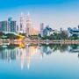 Zwischen ultramodern und traditionell: Die Skyline von Kuala Lumpur