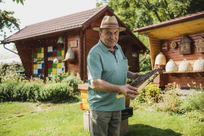 Bemalte Bienenstockbretter sind in Slowenien typisch