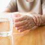 Infusion statt Operation bei Parkinson: Neue Therapiegabe macht Hoffnung 