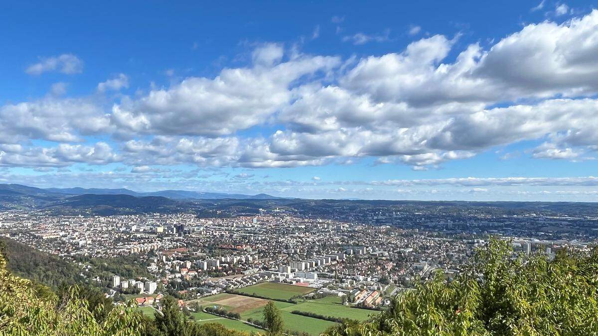 Von der Kronprinz-Rudolf-Warte auf dem Buchkogel eröffnet sich prächtiger Blick auf Graz