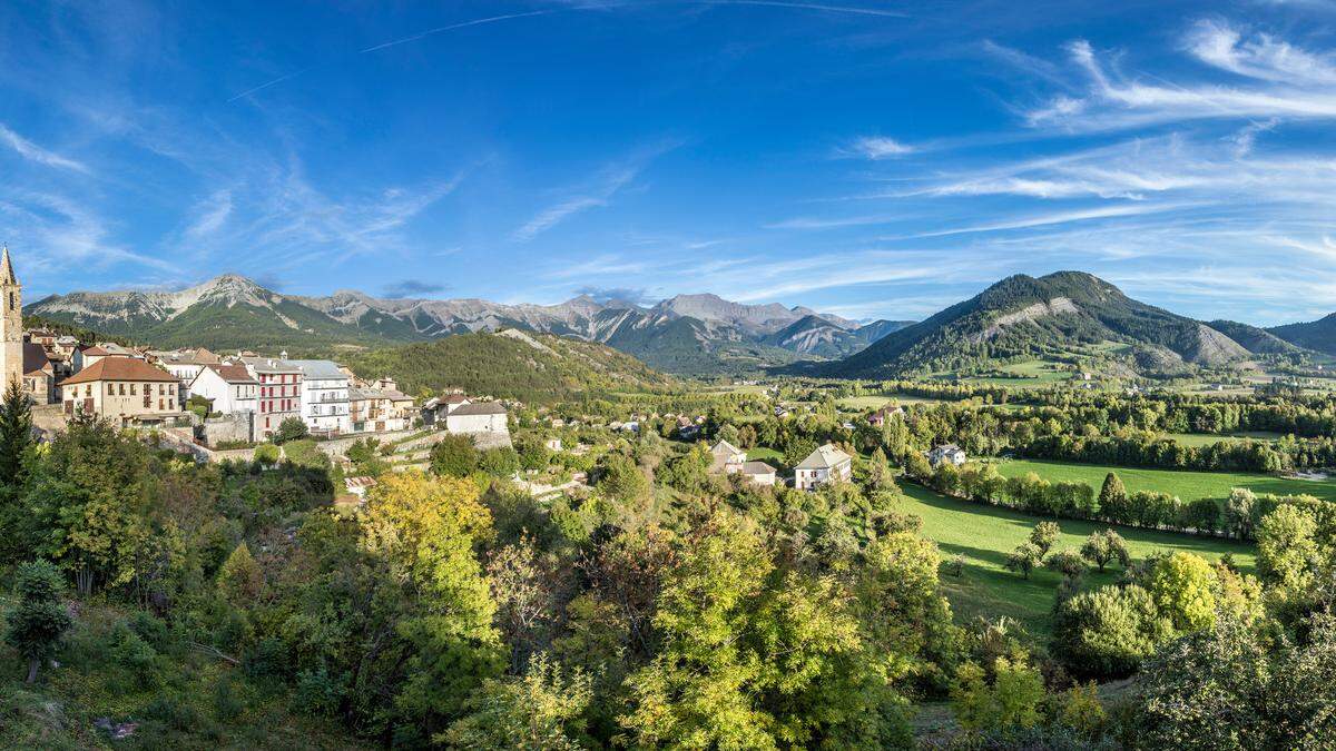 Der Wintersportort Seyne-les-Alpes in den französischen Seealpen