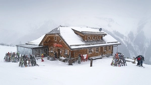 Nach dem Aufstieg geht’s in die urige Oxenalm