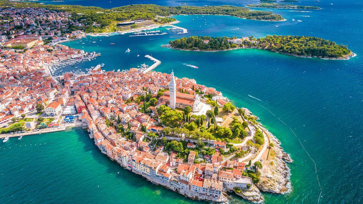 Die Altstadt von Rovinj liegt malerisch auf einer Landzunge