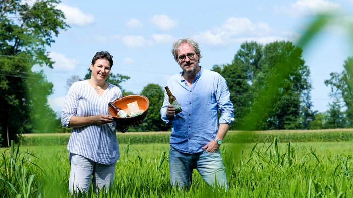Aus Mut wird Geschmack: Mit dem Reis von Adele Fuchs braut Roman Schmidt Bier