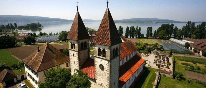 St. Peter und Paul ist die zweitälteste Kirche auf der Insel Reichenau