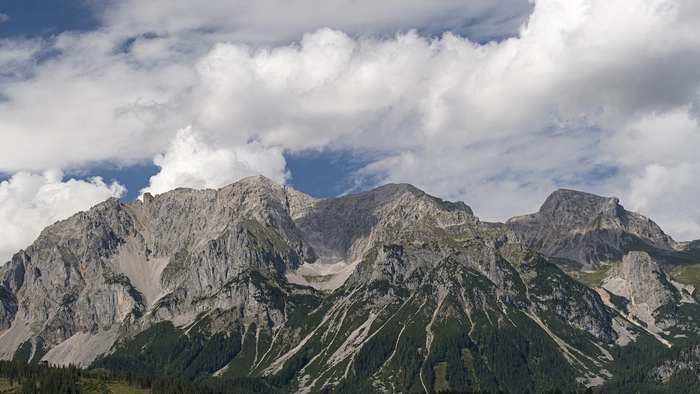 Die Überschreitung der Scheichenspitze am Dachsteinplateau ist eine ebenso lange wie auch landschaftlich einzigartige Bergtour