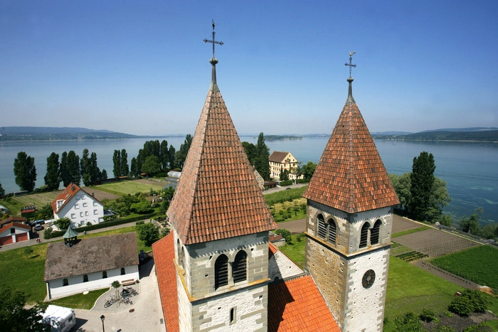 Die Kirche St. Peter und Paul in Niederzell