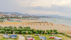 Der italienische Badeort Pescara an der Adria