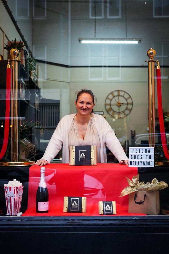 Chocolatiere Fiona McArthur in ihrem Geschäft im schottischen Campbeltown