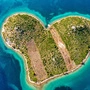 Galešnjak ist die berühmteste der herzförmigen kroatischen Inseln 