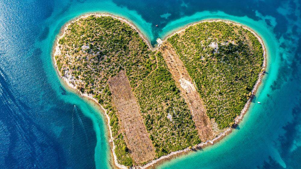 Galešnjak ist die berühmteste der herzförmigen kroatischen Inseln 