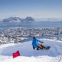 Wintersport mit Blick aufs Meer auf den Lofoten