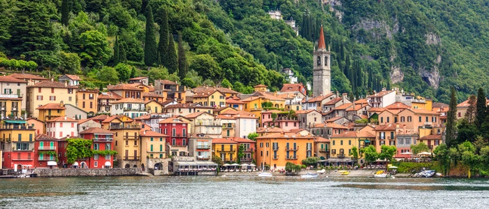 Varenna: Hier treffen Sie ab sofort nur noch vorschriftsmäßig bekleidete Menschen an