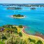 Der Golf von Morbihan ist ein inselreiches Binnenmeer im Süden der Bretagne