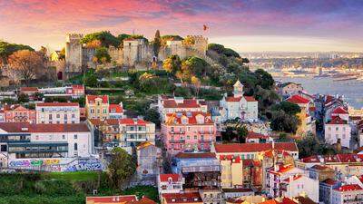 Das Castelo de São Jorge, gelegen auf einem der sieben Hügel von Lissabon