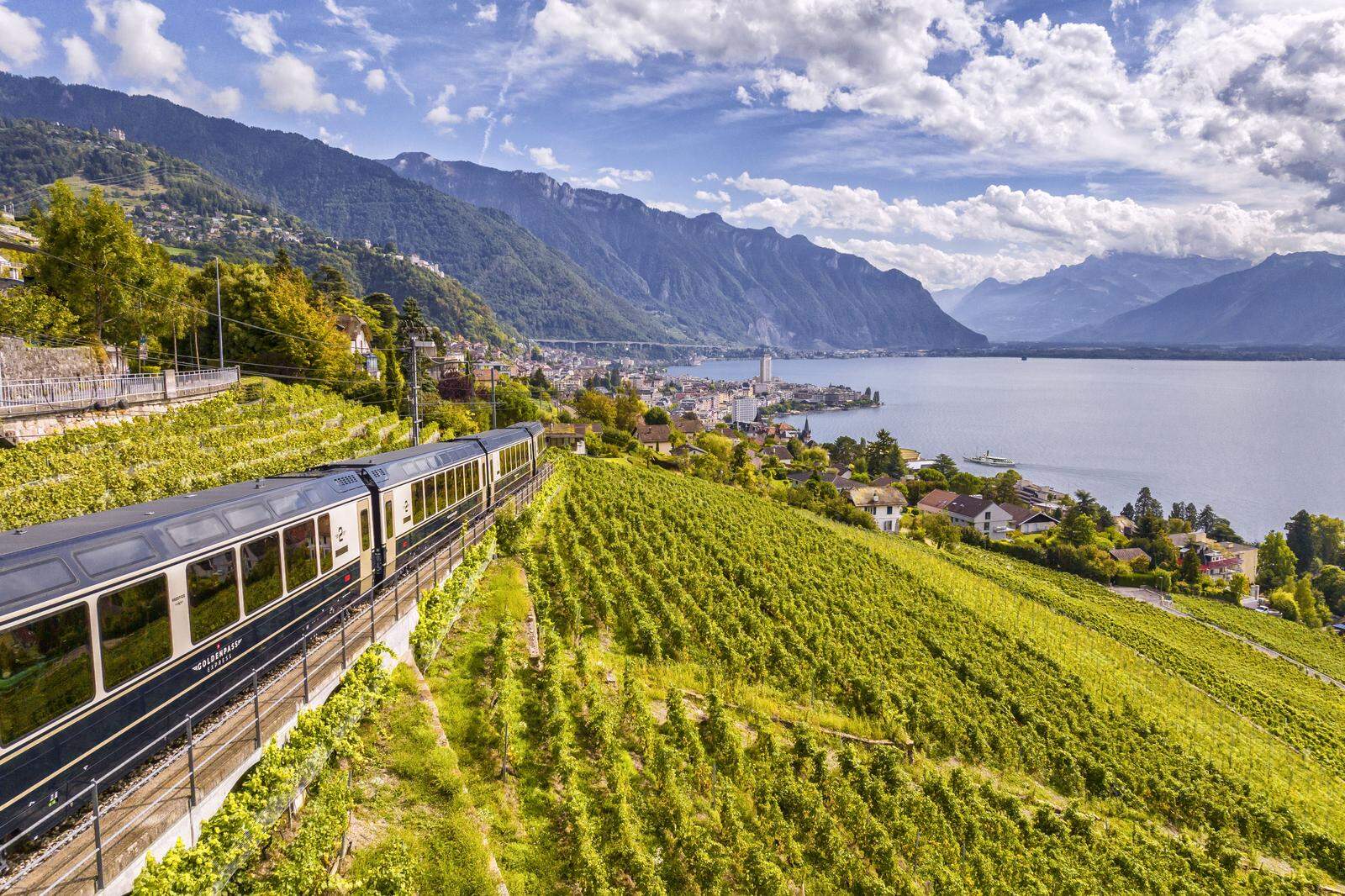 Schon auf der Fahrt nach Montreux durch Wein gärten verspürt man das südländische Flair