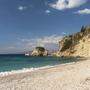 Der Pasqyra-Strand in Albanien liegt zwischen Saranda und Ksamil