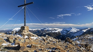 Der Große Königstuhl (2336 m) ist zwar nicht der höchste Gipfel in den Nockbergen, aber dafür einer der aussichtsreichsten