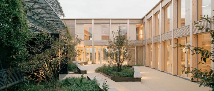 Das Atrium der Firmenzentrale Windkraft Simonsfeld in Ernstbrunn entstand durch den Zubau