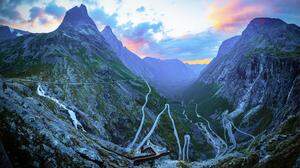 Der Trollstigen ist die bekannteste Touristenstraße in Norwegen