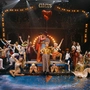 Sänger und Artisten im Circus-Theater Roncalli am Wiener Heumarkt