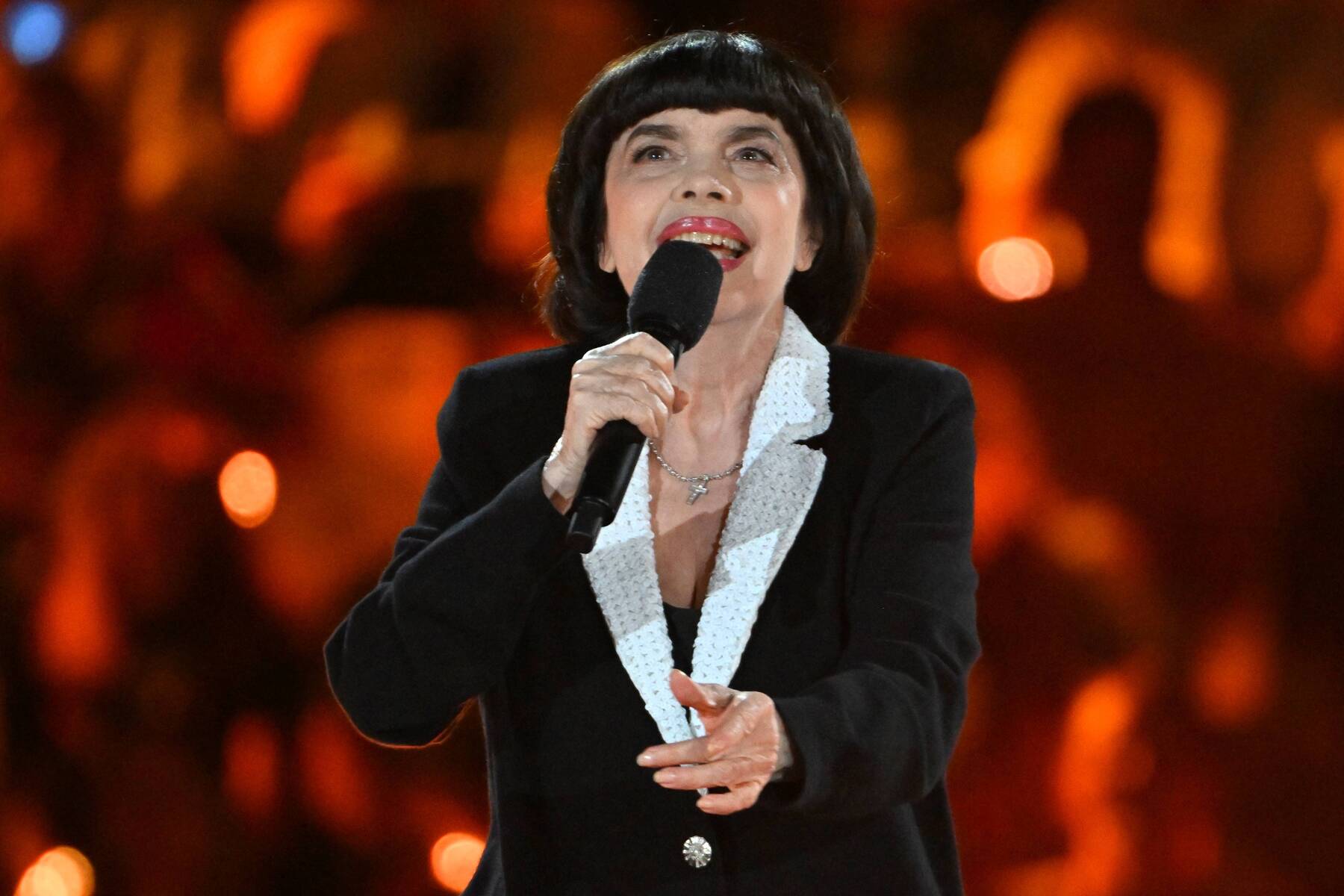 Interview: Mireille Mathieu: „Der 80er soll ein Freudentag sein“