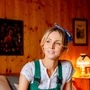 „Herzklang – Zurück zu mir“ (AT): Melissa Naschenweng bei Dreharbeiten zu romantischer ORF-Komödie zwischen Bühne und Bauernhof  - 