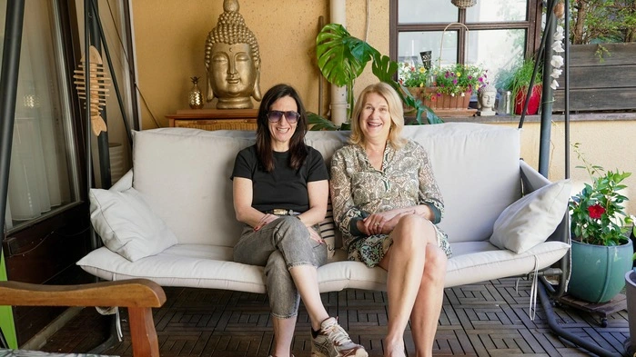 Sendungsgestalterin Nina Horowitz (links) mit Franziska aus Wien, die auf einen neuen Partner hofft (Sendung am 31. August in ORF 2)