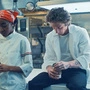 Jeremy Allen White spielt wieder den Workaholic Carmen „Carmy” Berzatto. An seiner Seite Ayo Edebiri als Sydney Adamu