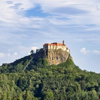Stolz thront die Riegersburg auf einem 482 Meter hohen Vulkanfelsen in der Südoststeiermark