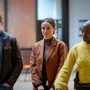 Kommissar Thorsten Falke (Wotan Wilke Möhring) und Kommissarin Yael Feldman (Peri Baumeister) bekommen Unterstützung von Hauptkommissarin Anaïs Schmitz (Florence Kasumba, rechts)