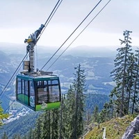 „Mittelding zwischen Flugzeug und Omnibus“ wurde die Rax-Seilbahn kurz nach ihrem Bau in der Presse beschrieben