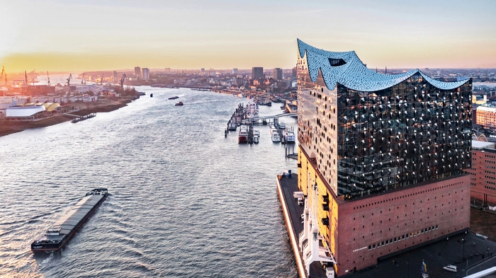 Zum Wahrzeichen von Hamburg geworden: die Elbphilharmonie