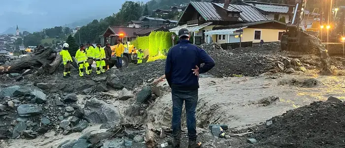In Uttendorf wurde der Tobersbach zum reißenden Bach. Eine Sperre brach, der Bach trat über die Ufer – es kam zu großer Verwüstung.