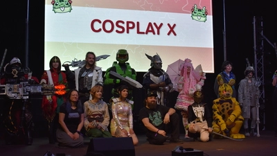 Die Rüstungsbauer Johanna Kivalo und Mattia Piccini waren in der Jury für den Cosplay X-Wettbewerb