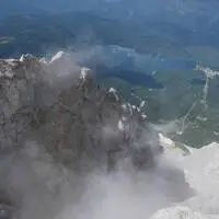 Die Wetterbedingungen auf der Zugspitze waren herausfordernd (Sujetbild)