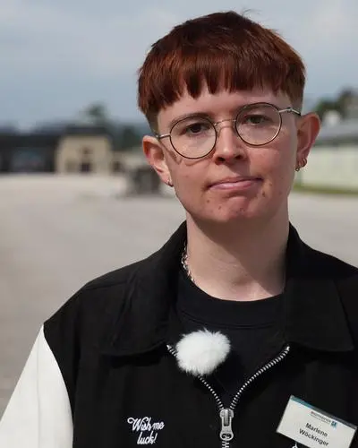 Marlene Wöckinger produziert Videos für den TikTok-Account von Mauthausen