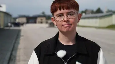 Marlene Wöckinger produziert Videos für den TikTok-Account von Mauthausen