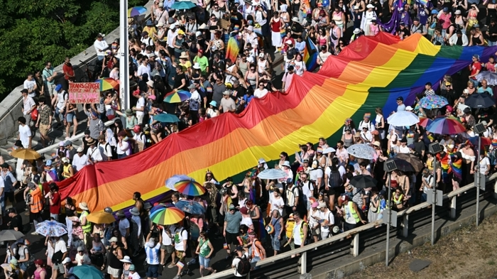 Ungarn will LGBTQ-Gesetz ändern (Illustration)