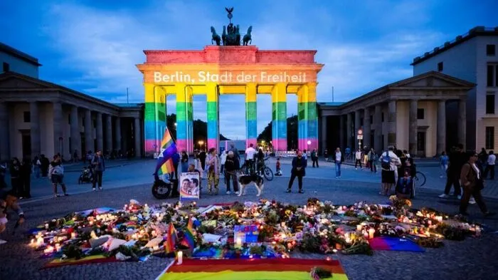 Das Brandenburger Tor nach dem CSD-Anschlag